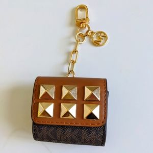 MICHAEL KORS Studded Bag Charm Decorative AirPods Clip Case Key Fob